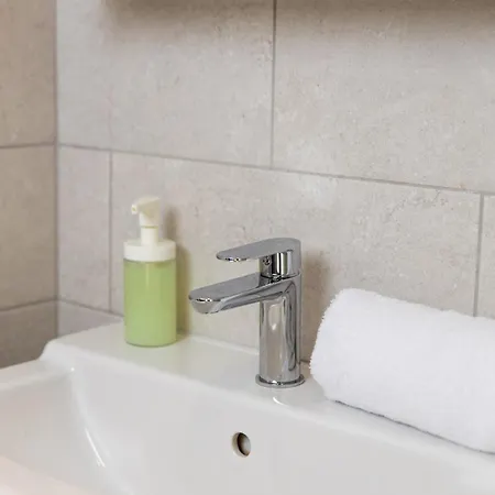 Appartement Delta 4 *